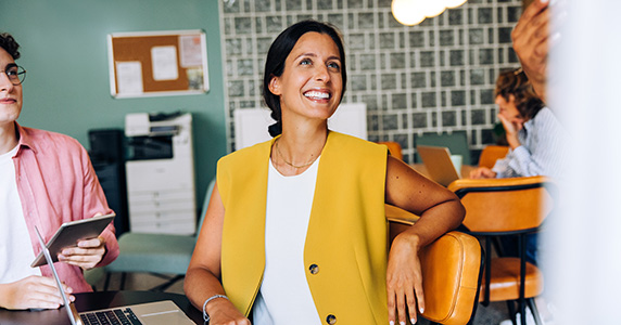 employee receiving positive recognition and feeling motivated